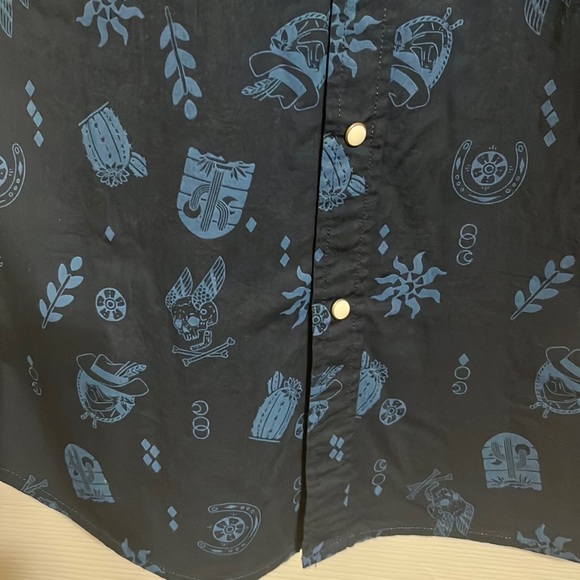 Sonoma Goods For Life Short Sleeve Perfect Length Button Down Shirt Size Medium - Picture 3 of 8